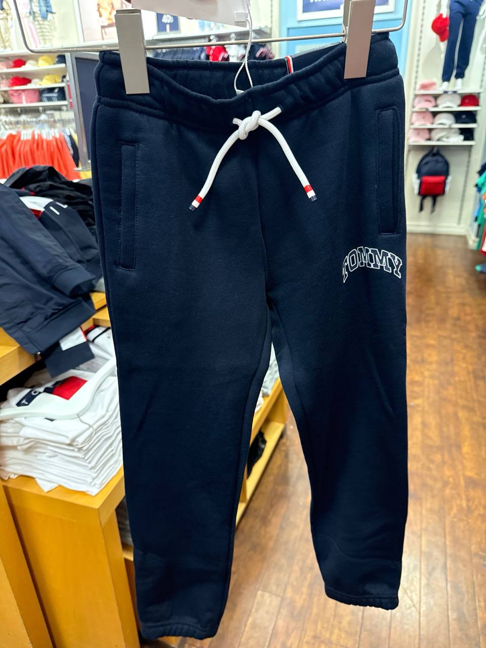 calça moletom com fleece e elástico na barra