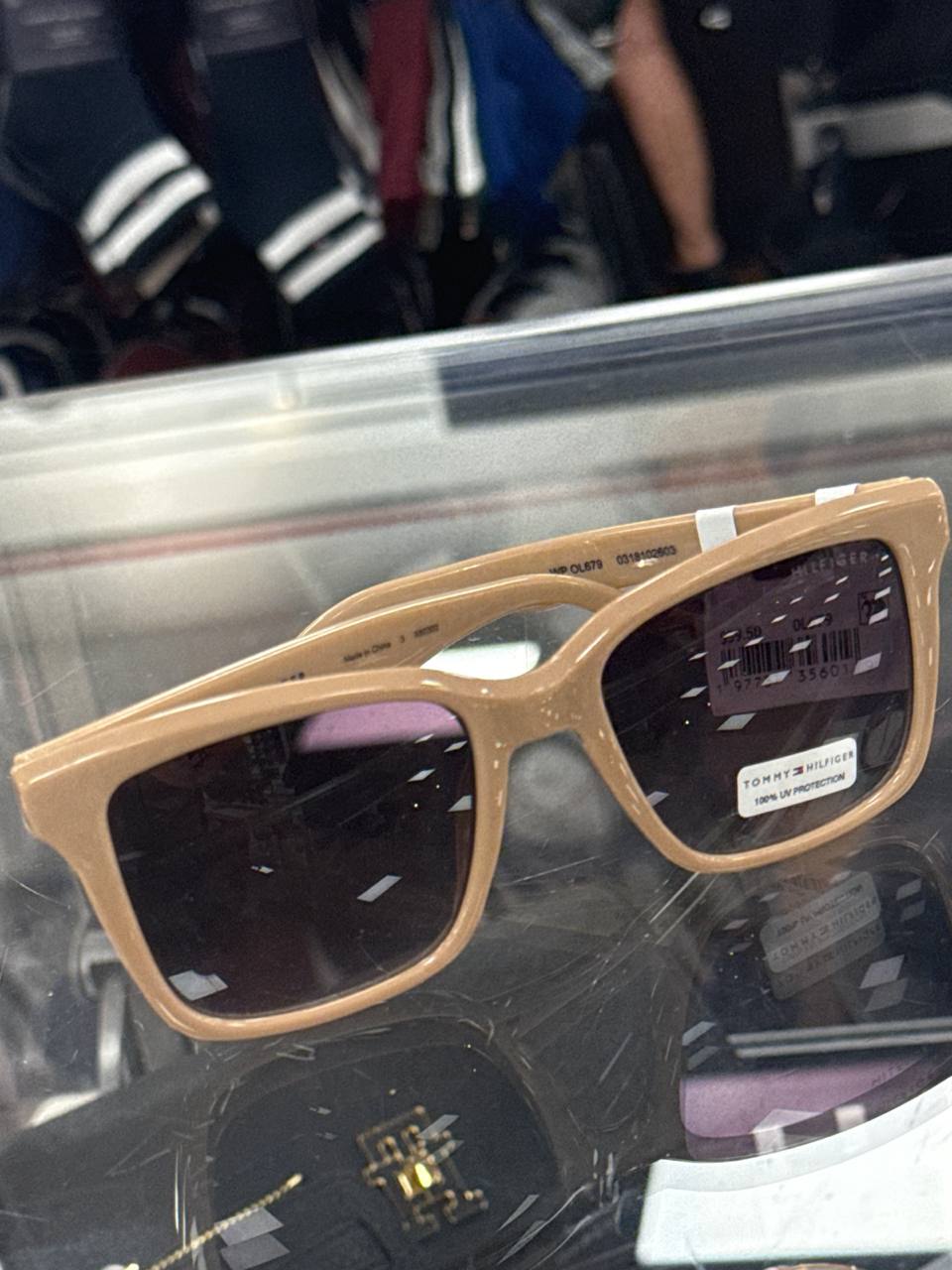 Óculos de sol com case