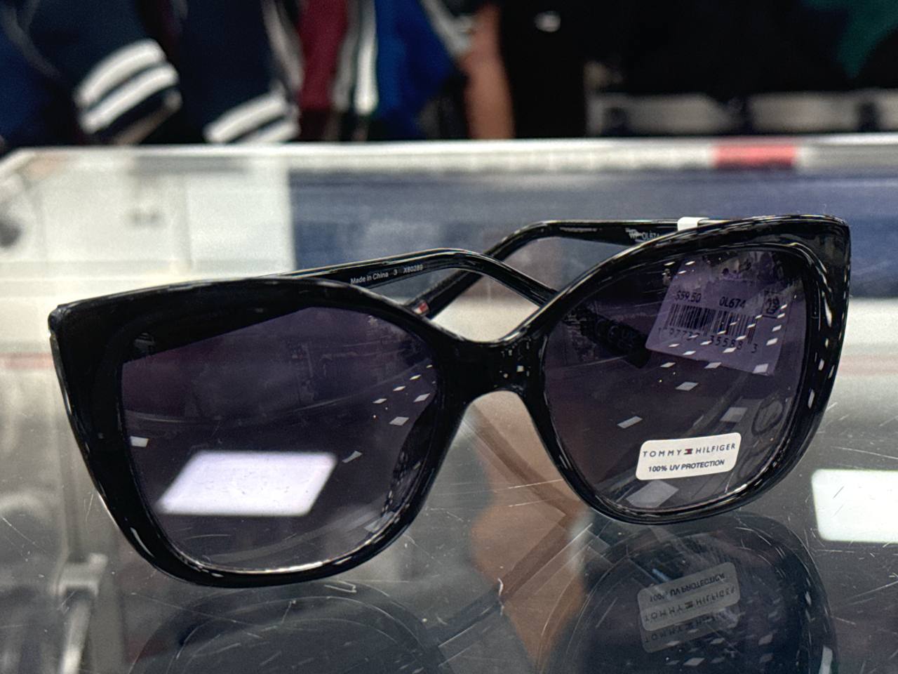 Óculos de sol com case