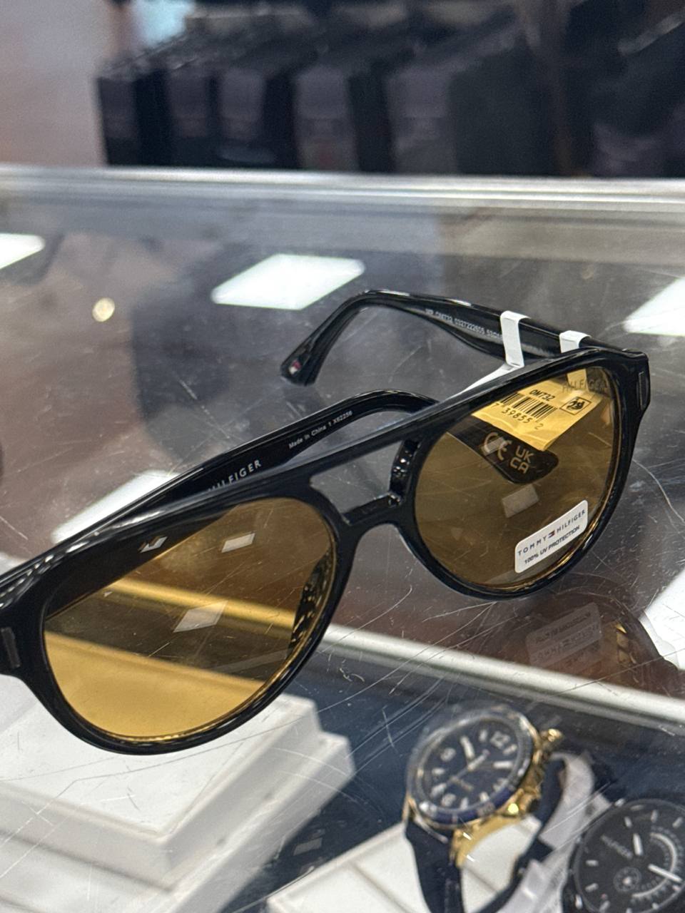 Óculos de sol com case
