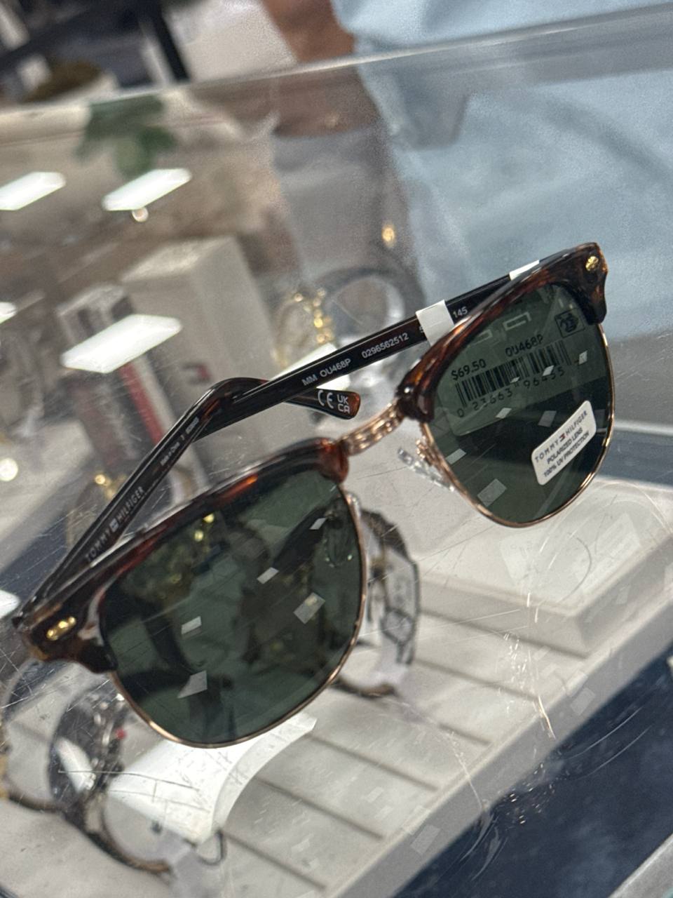 Óculos de sol com case