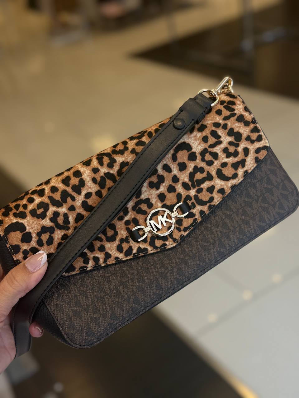 KACEY MD FLAP SHLDR LEATHER com alça conversível