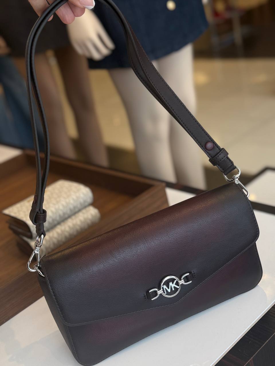 KACEY MD FLAP SHLDR LEATHER com alça conversível