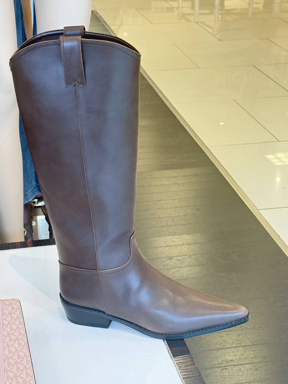 Bota NASH