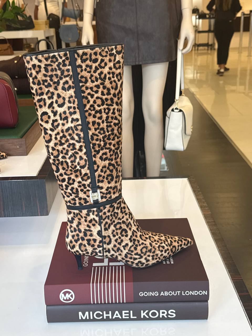 Bota cano alto  Nalia