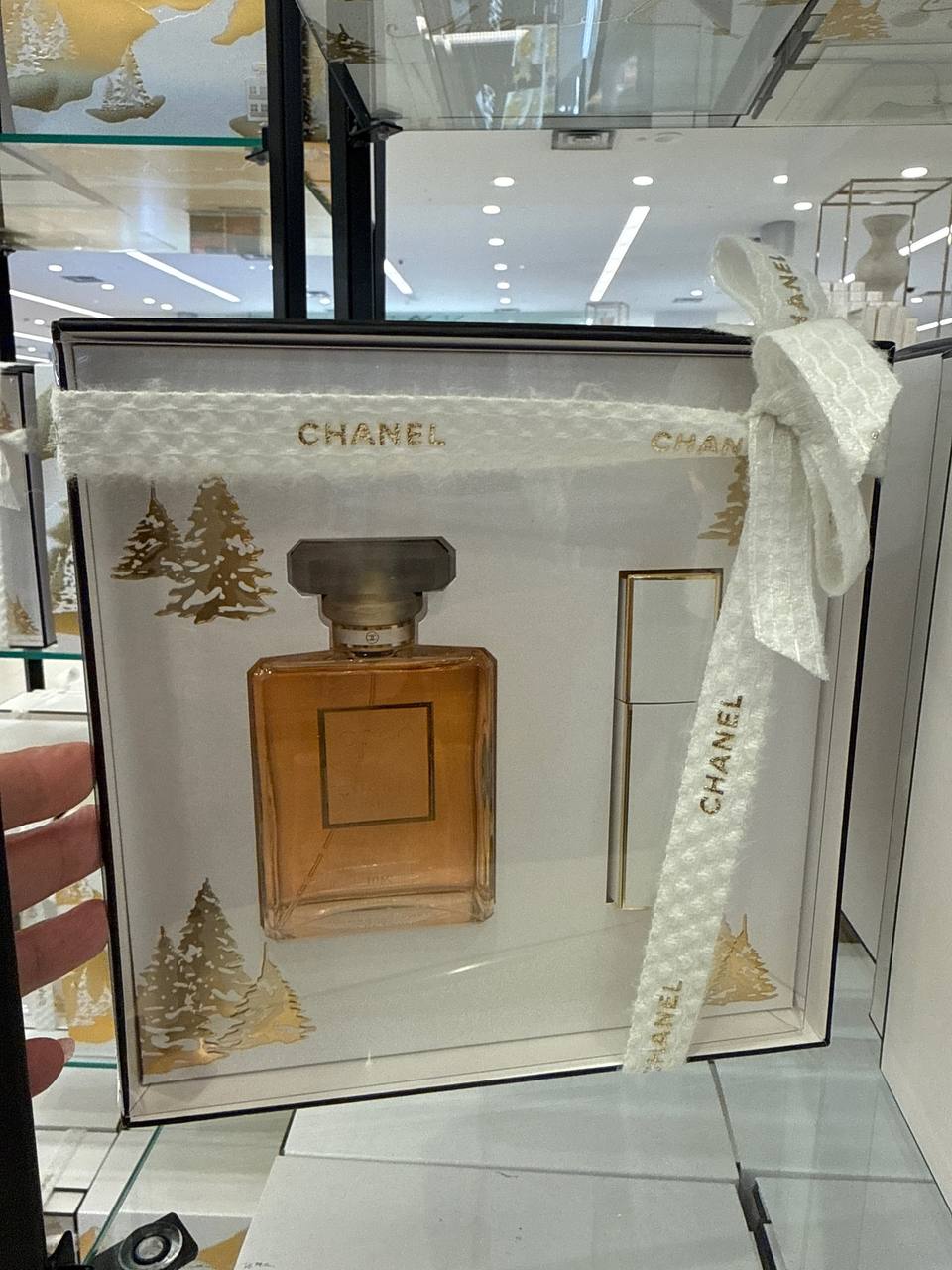 CHANEL kit