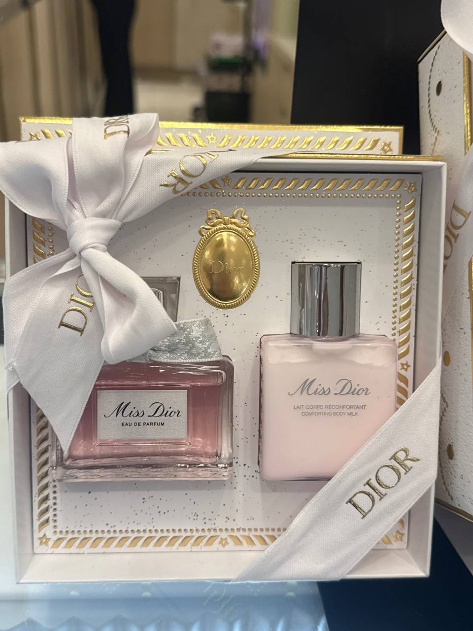DIOR  kit