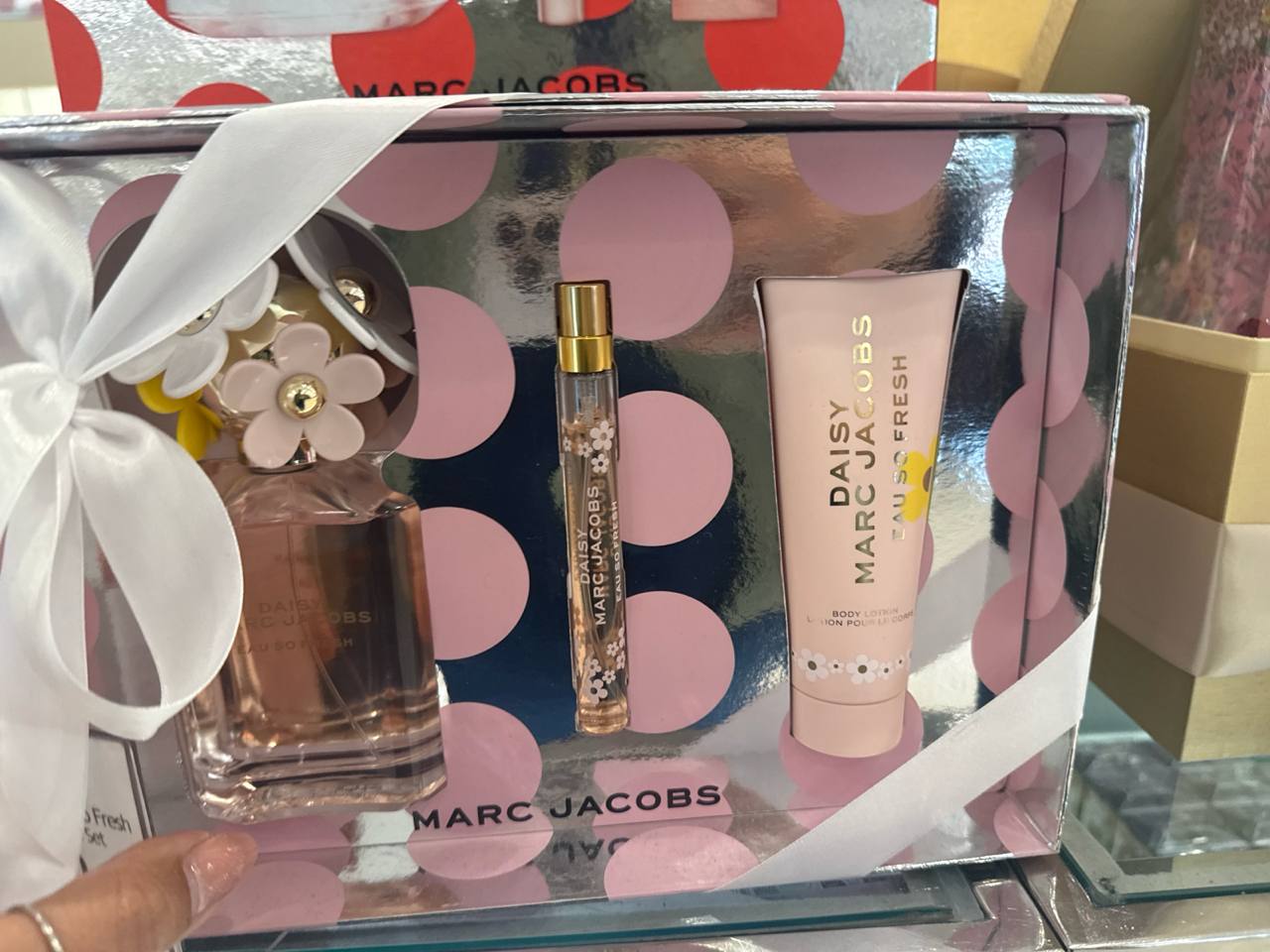 MARC JACOBS kit