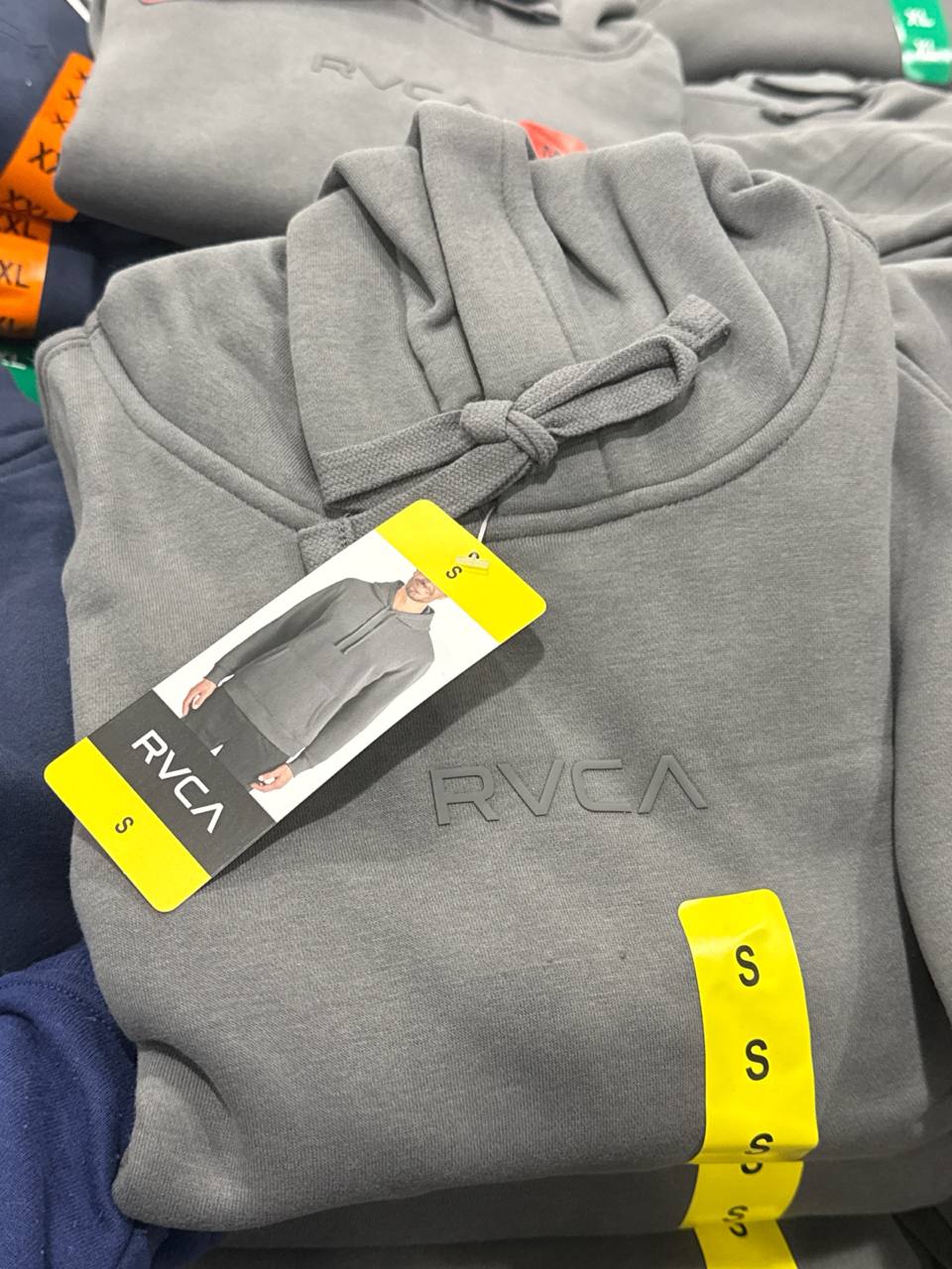 Promo 01/11 moletom
com Fleece   RVCA