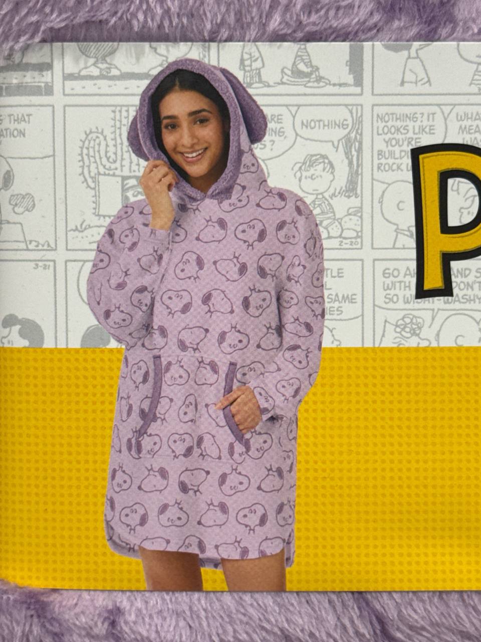 moletom de pelúcia com
orelhas de personagem