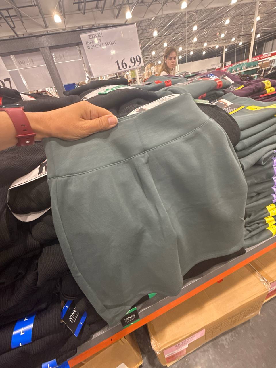 saia justa com shorts