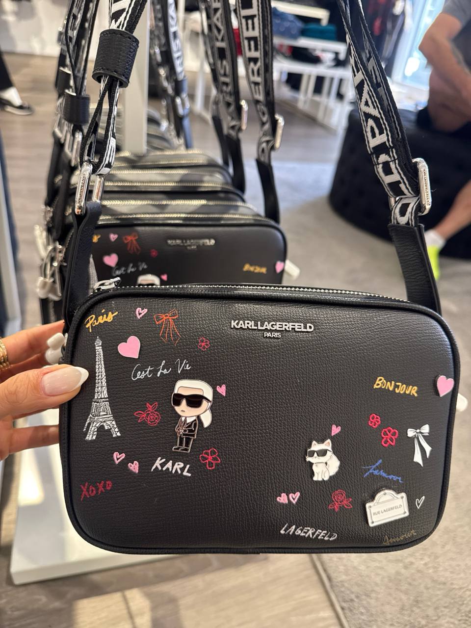 bolsa pequena  com alça transversal em pano