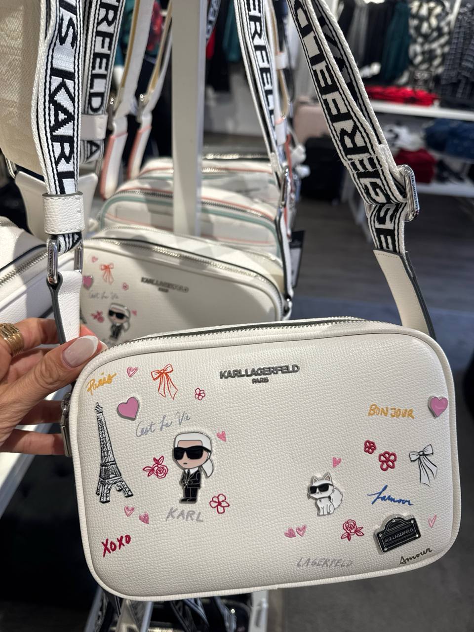 bolsa pequena  com alça transversal em pano