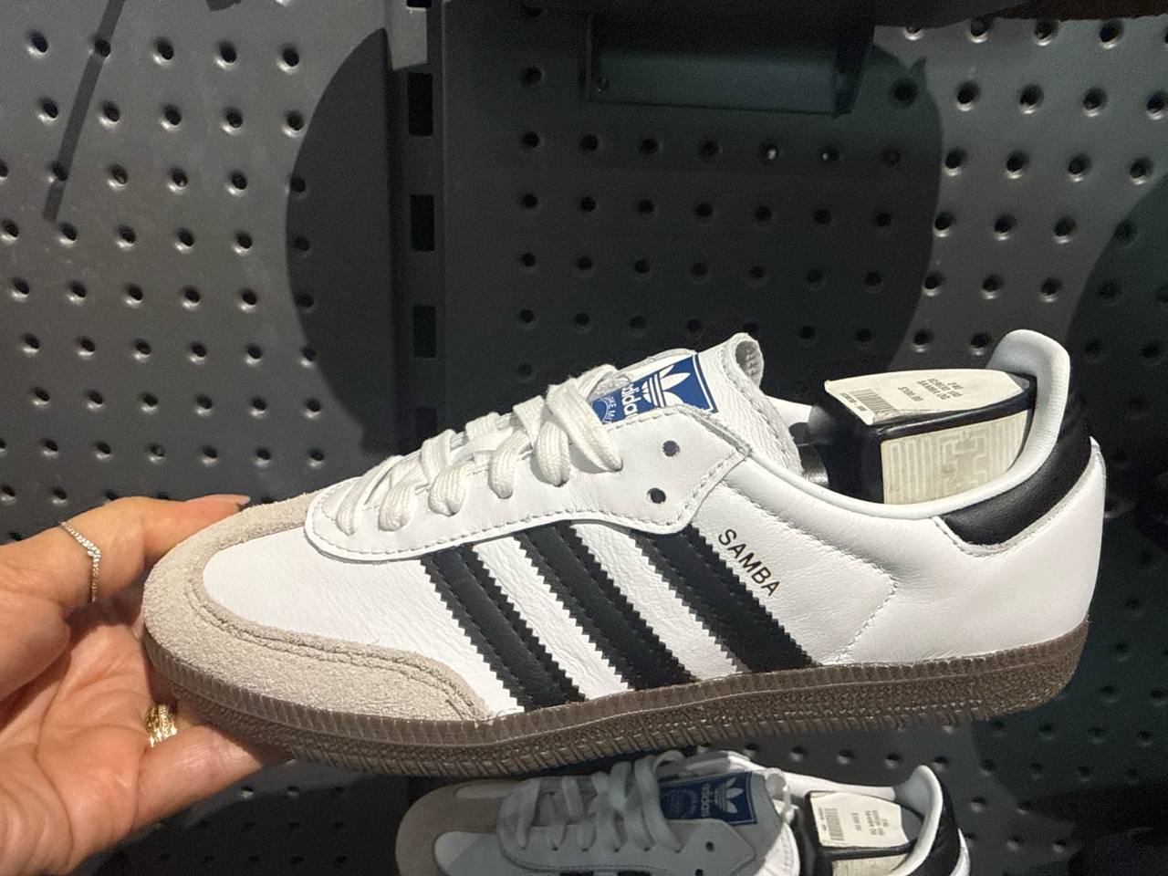 Tenis  Adidas numero  Americano
