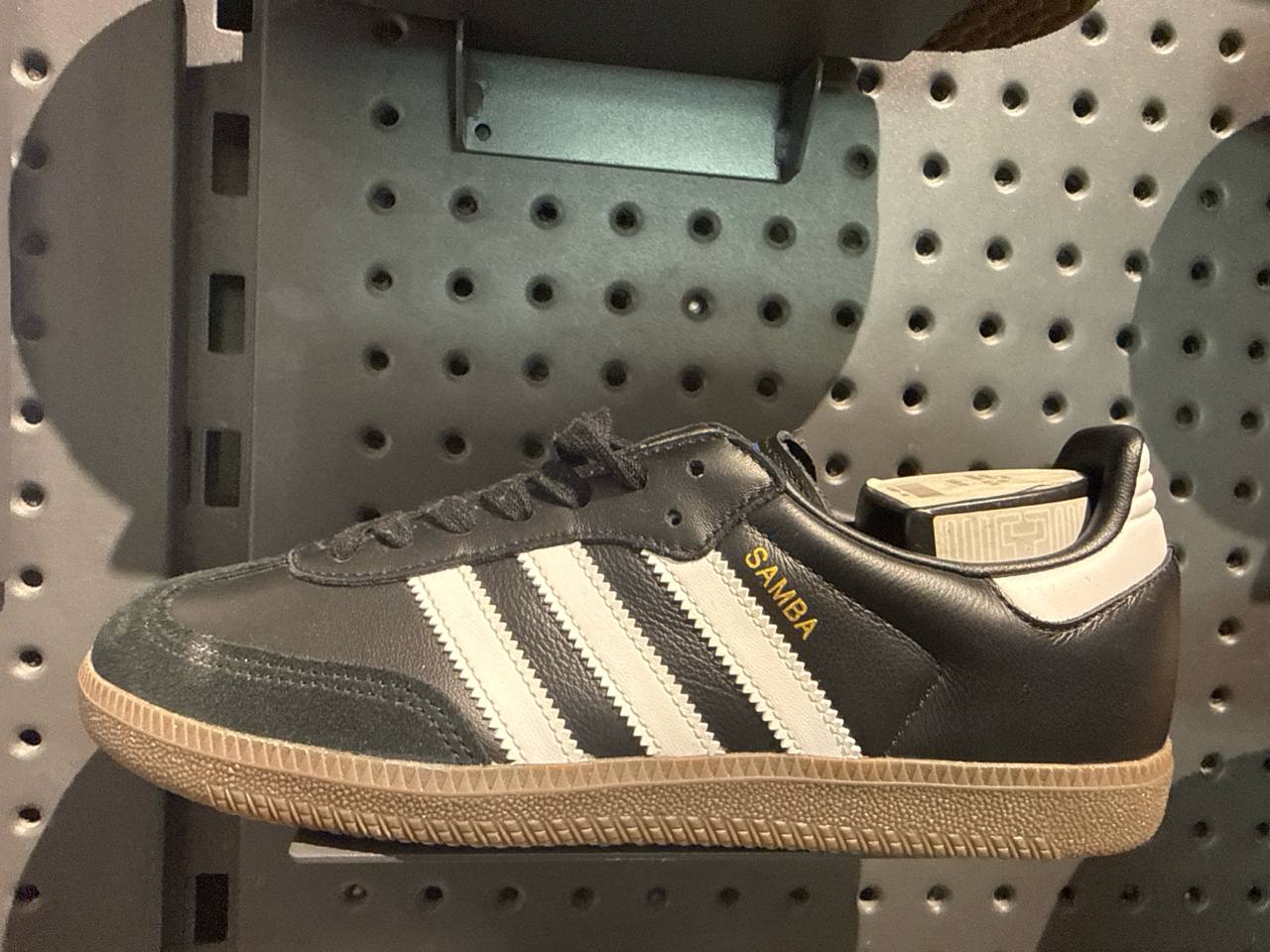 Tenis  Adidas numero  Americano