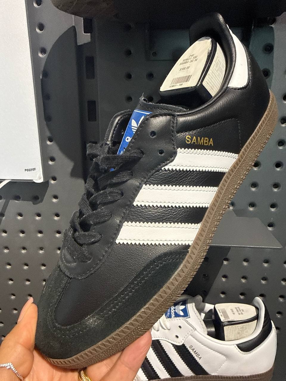 Tenis  Adidas numero  Americano