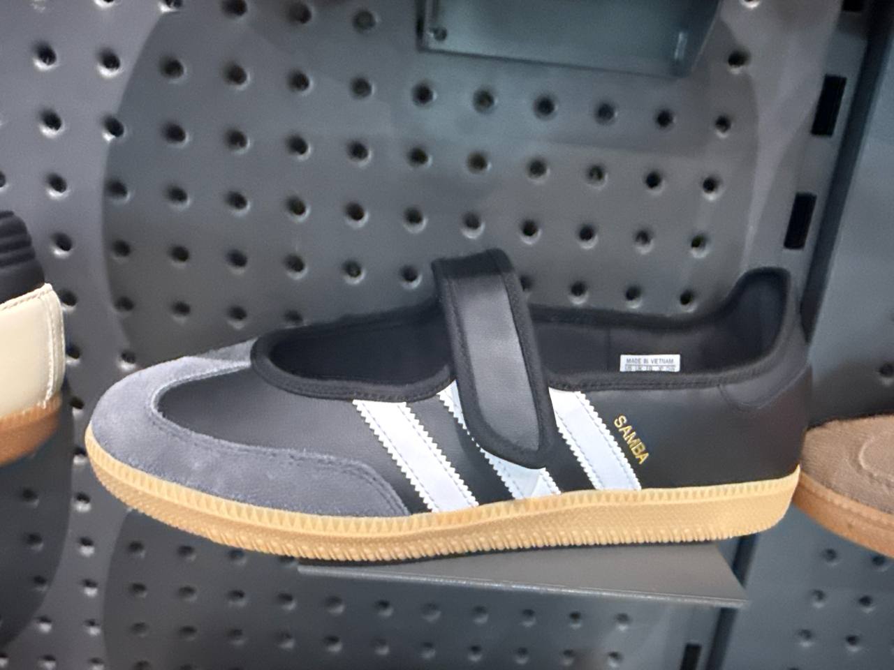 sapatilha    Adidas numero  Americano