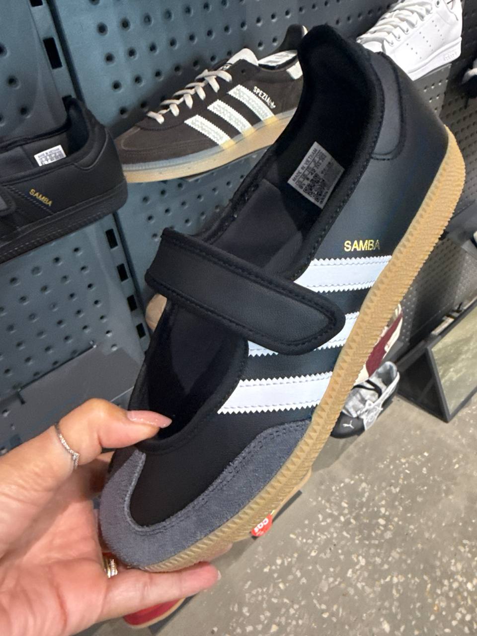 sapatilha    Adidas numero  Americano