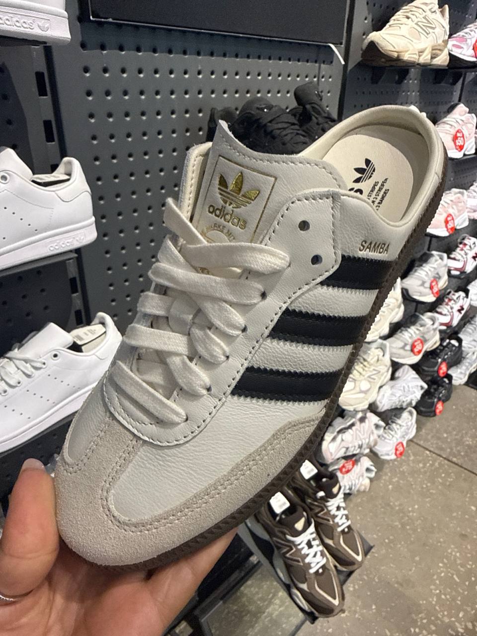 Tenis  Adidas numero  Americano