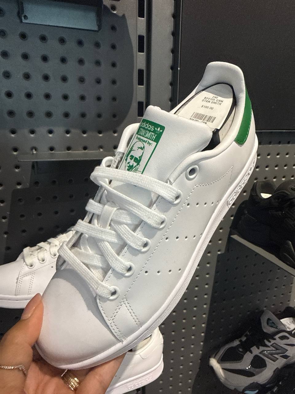 Tenis  Adidas numero  Americano