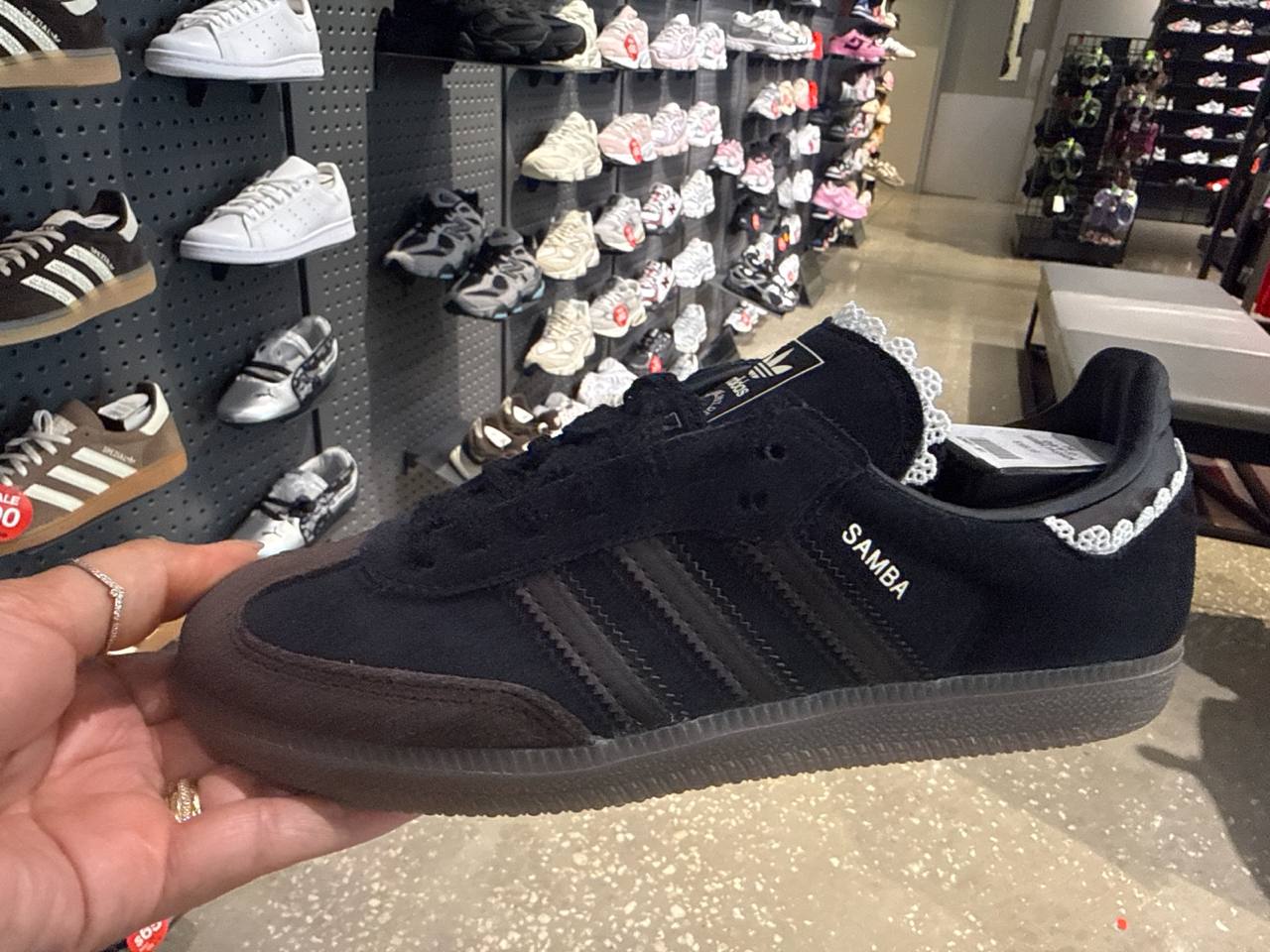 Tenis  Adidas numero  Americano
