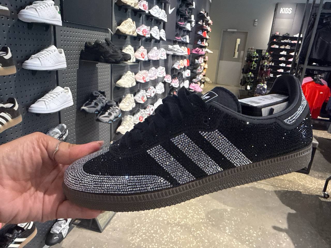 Tenis  Adidas numero  Americano