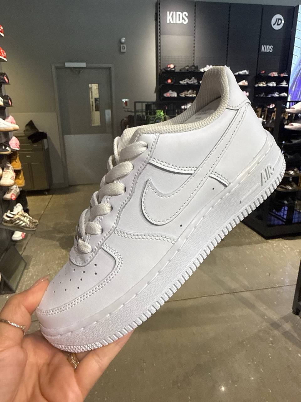 tênis KIDS número Americano  NIKE