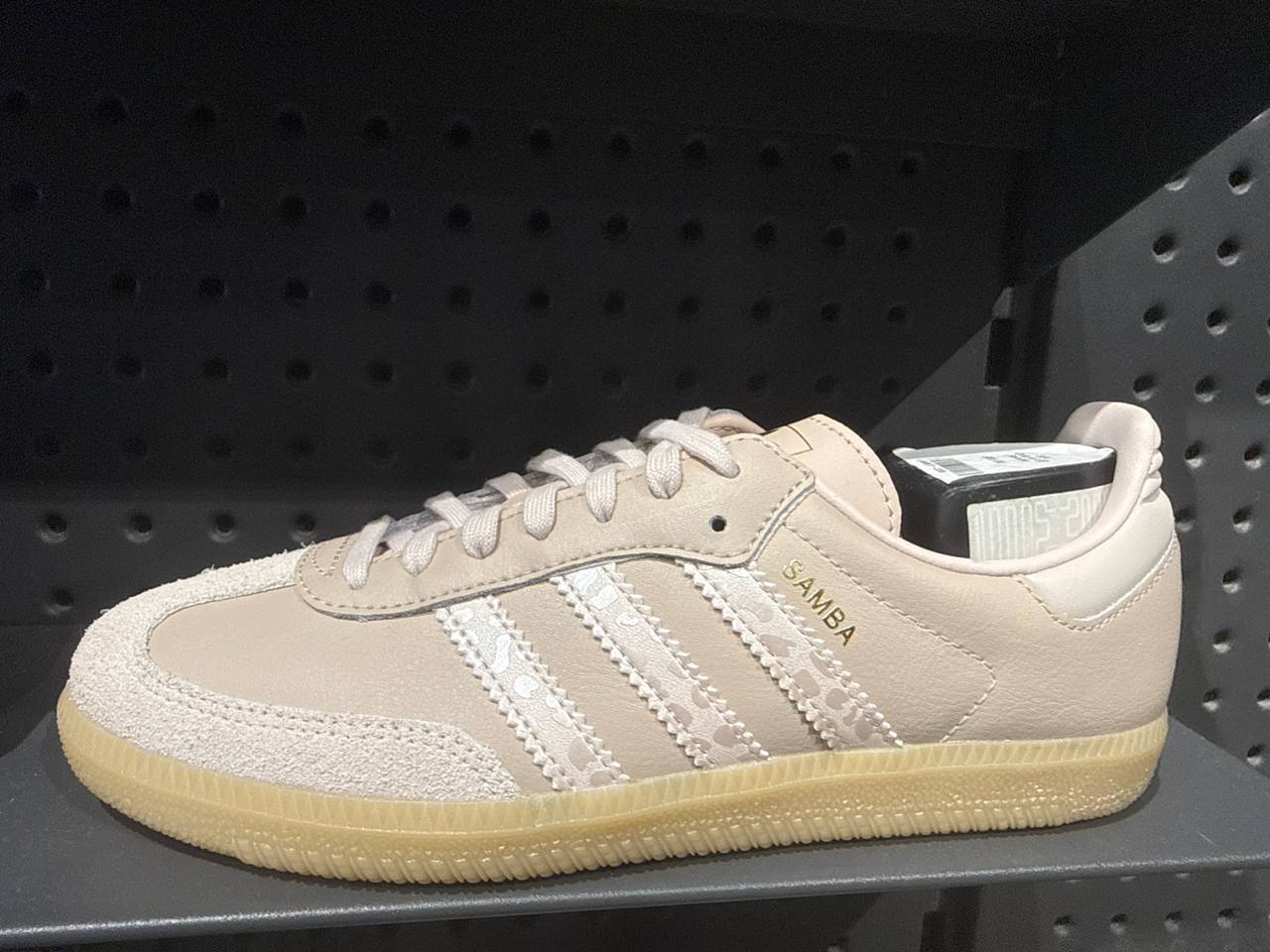 tênis KIDS número Americano  Adidas