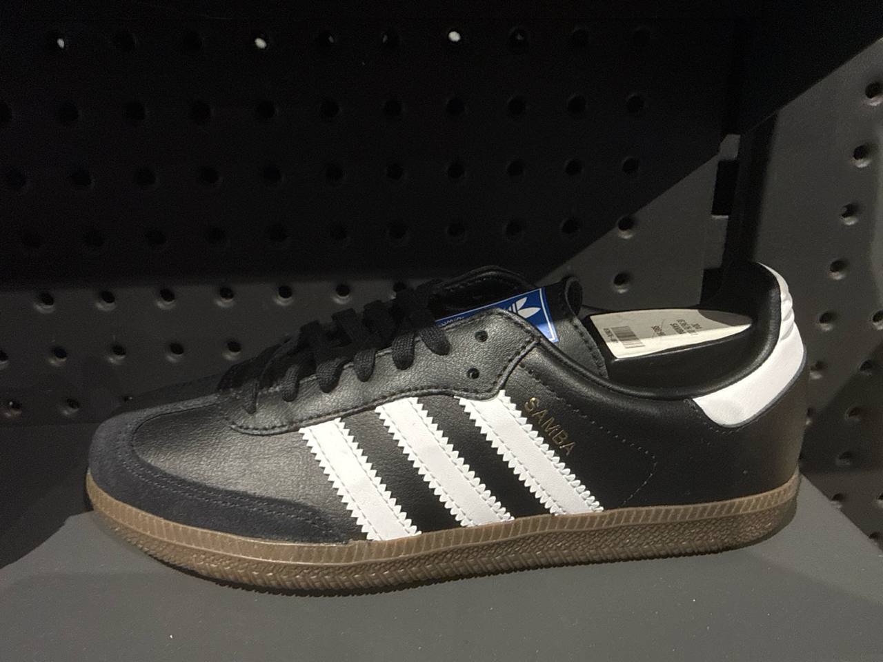 tênis KIDS número Americano  Adidas