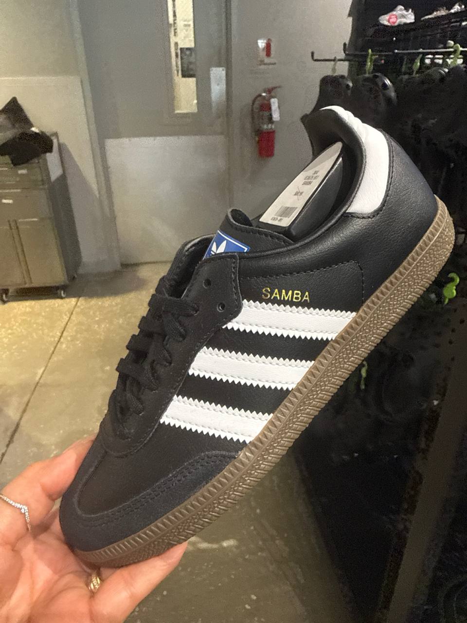 tênis KIDS número Americano  Adidas