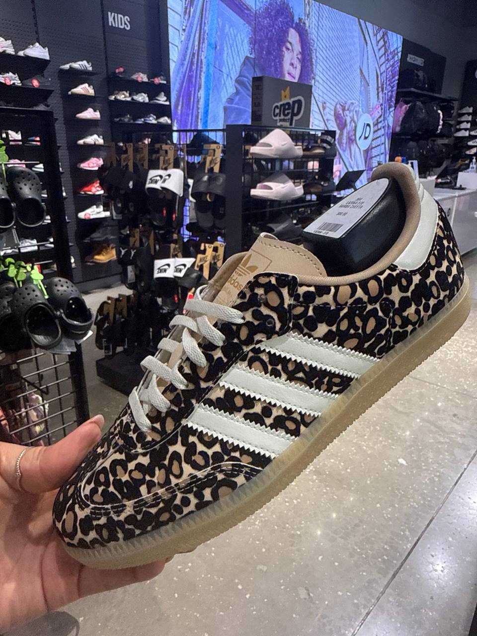tênis KIDS número Americano  Adidas