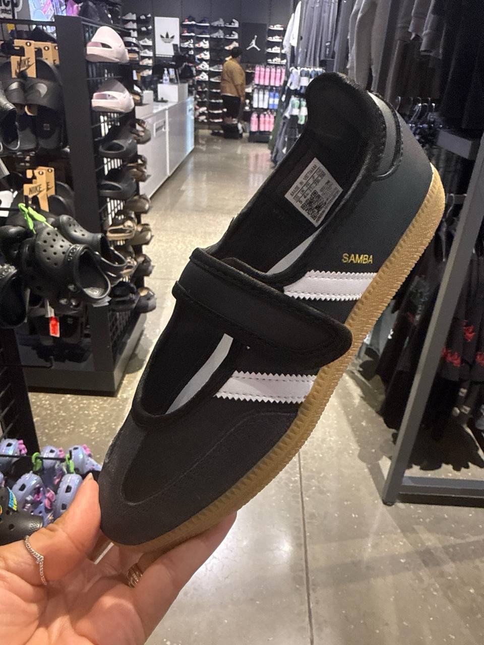 sapatilha  KIDS número Americano  Adidas