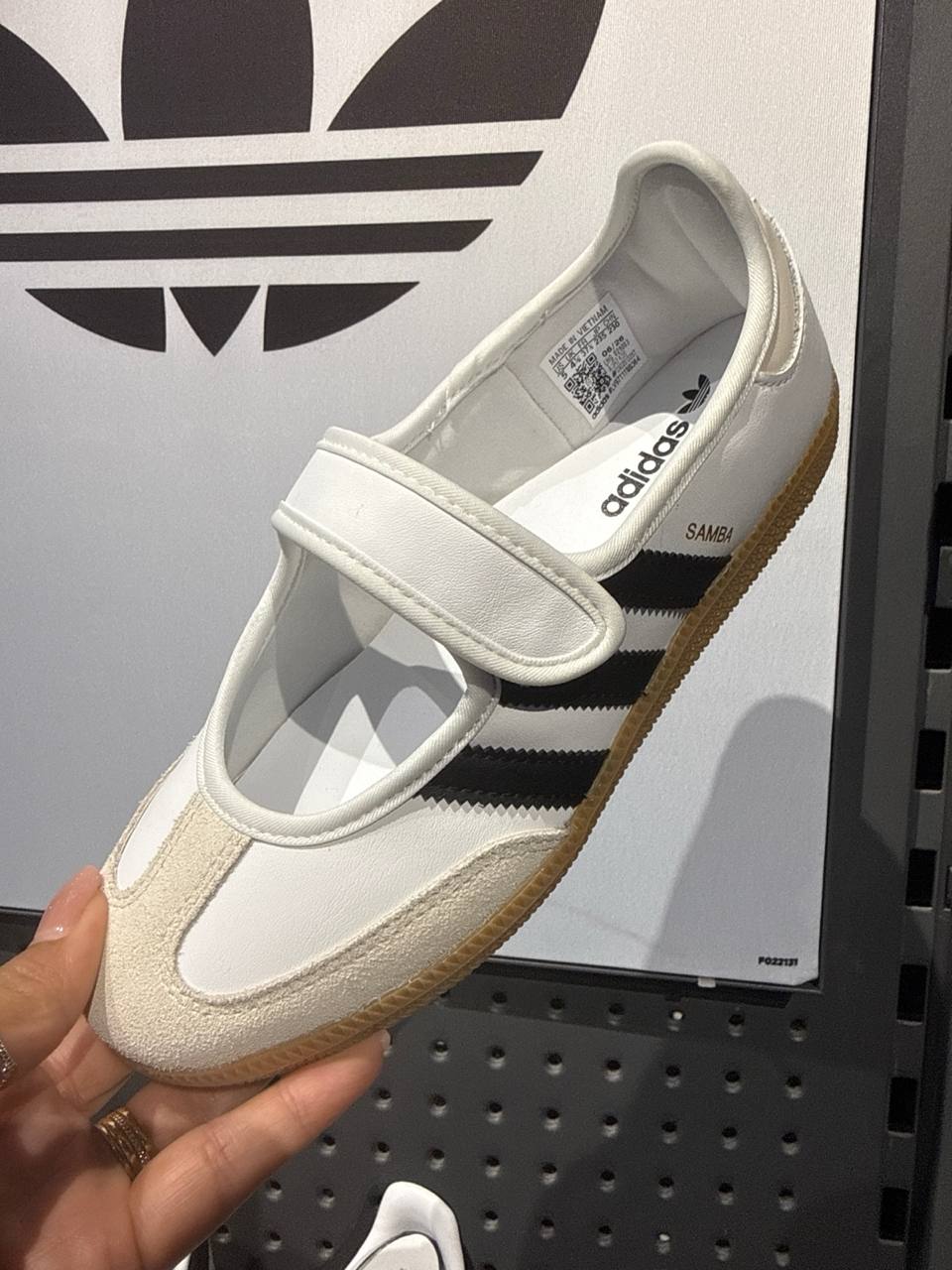 sapatilha  KIDS número Americano  Adidas