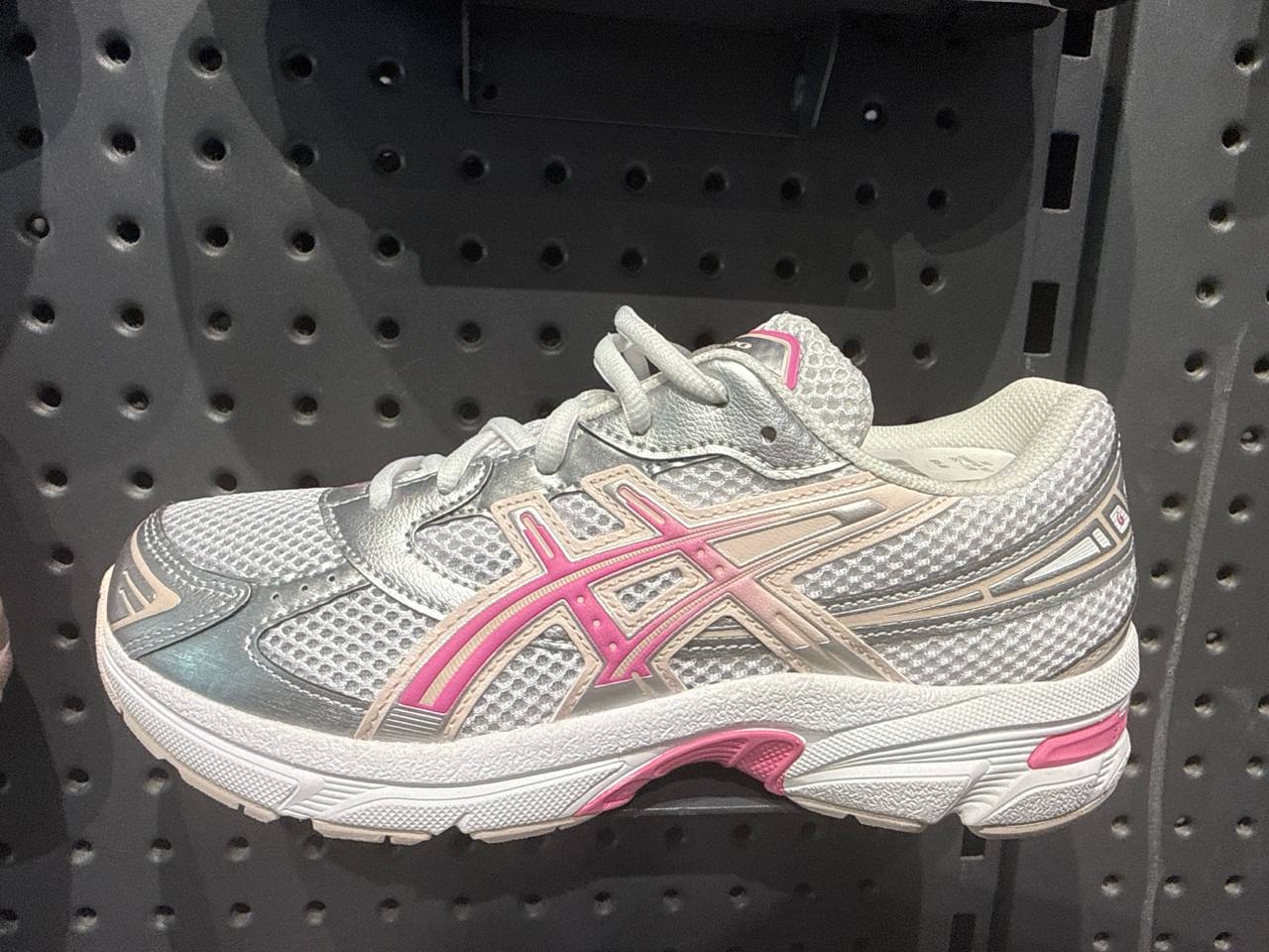 tênis KIDS número Americano  Asics