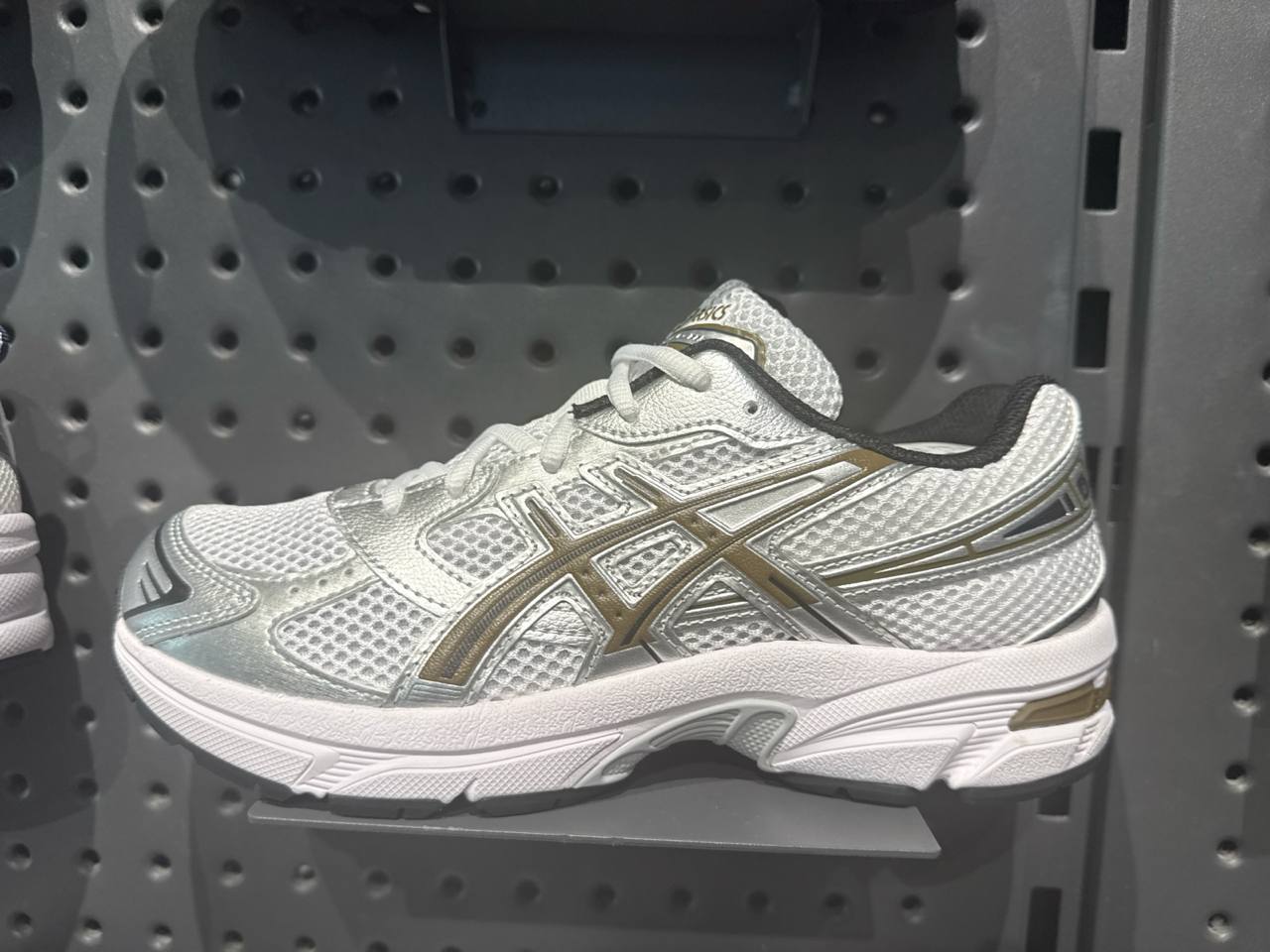 tênis KIDS número Americano  Asics