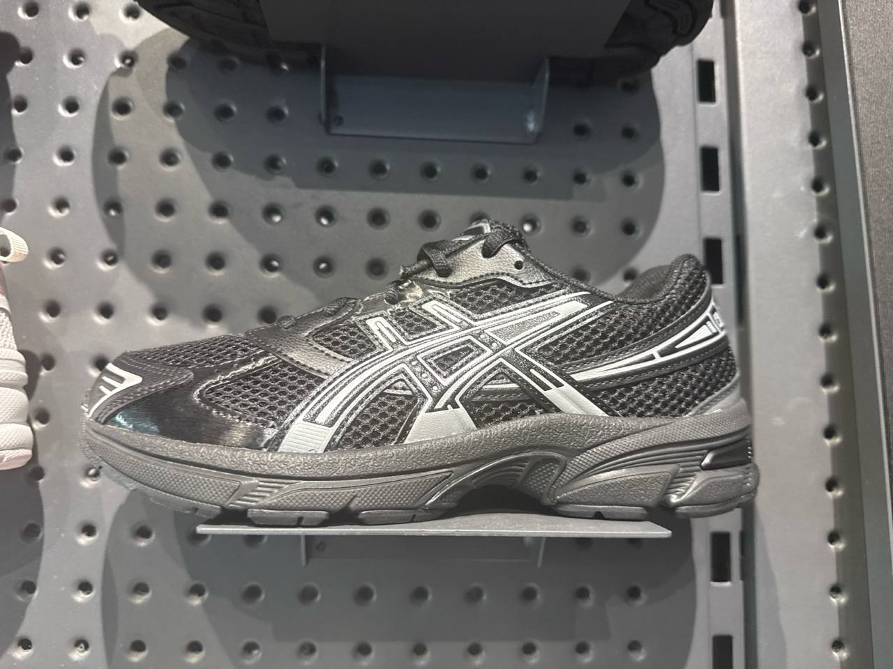 tênis KIDS número Americano  Asics