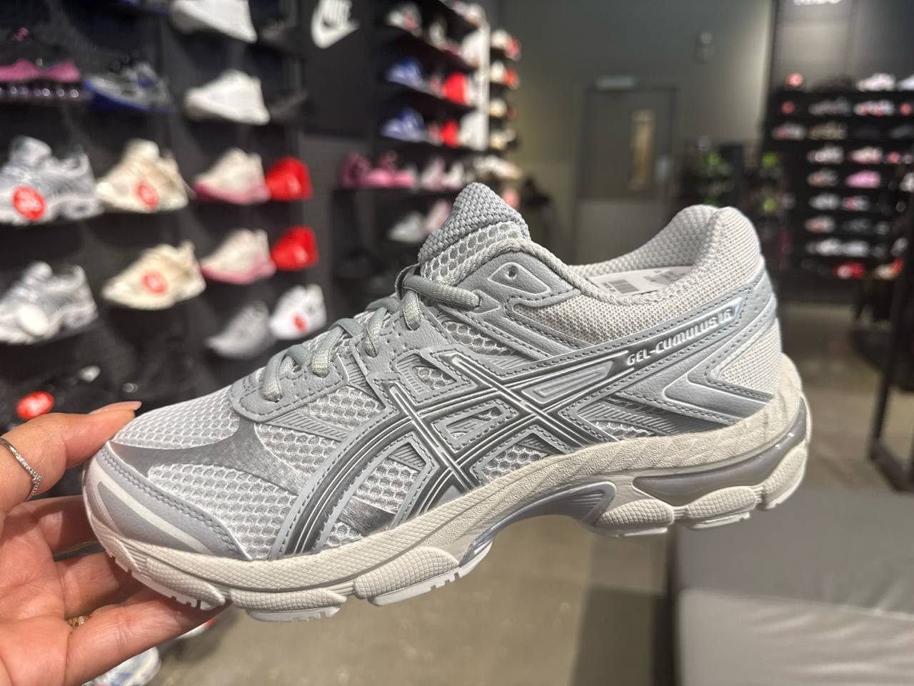 tênis KIDS número Americano  Asics