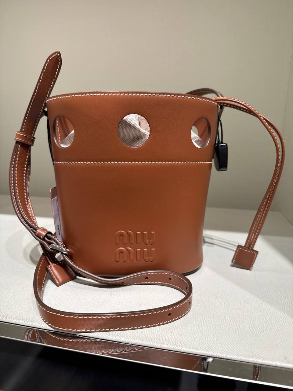 CROSSBODY
