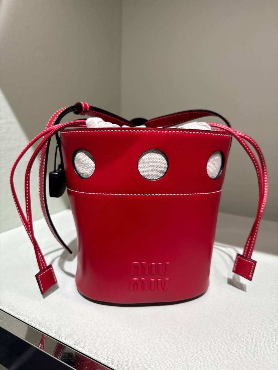 CROSSBODY