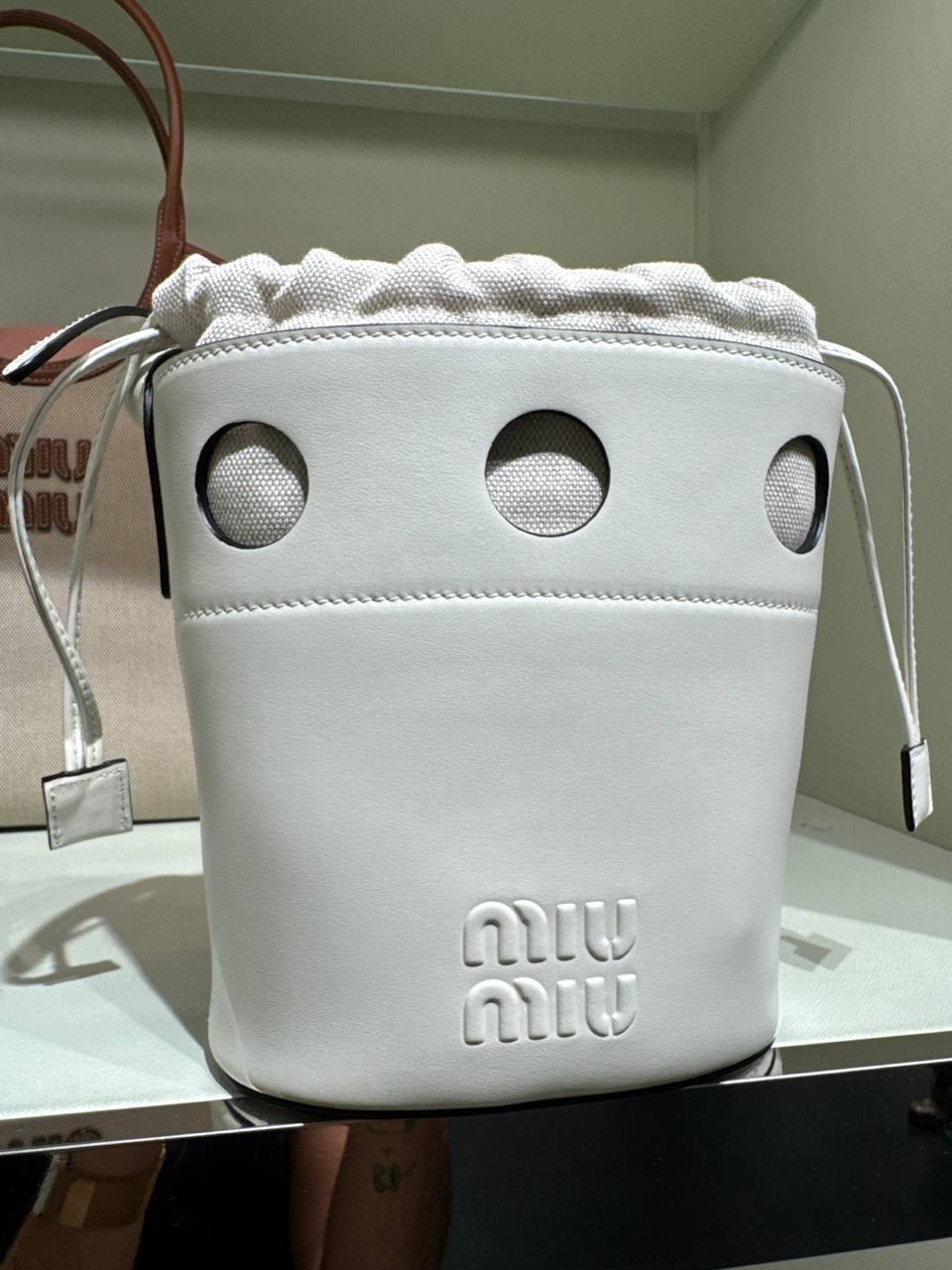 CROSSBODY