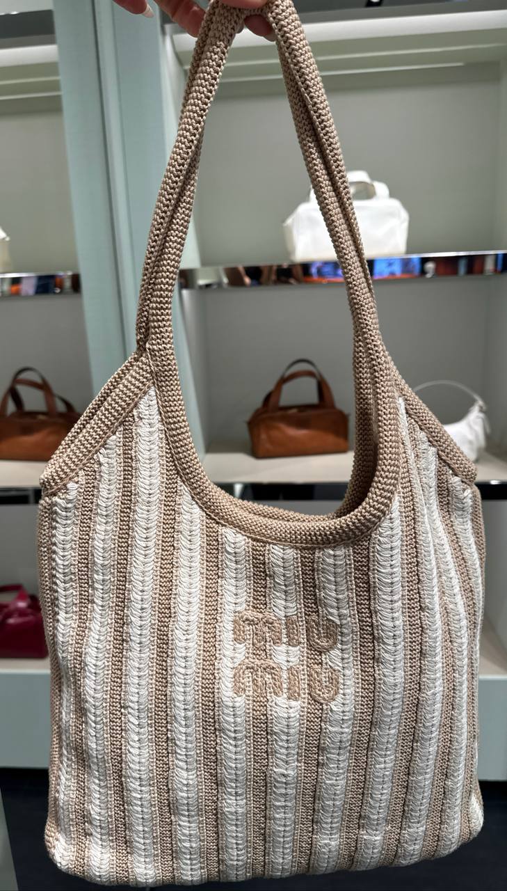 não acompanha alça tranversal bolsa em crochê