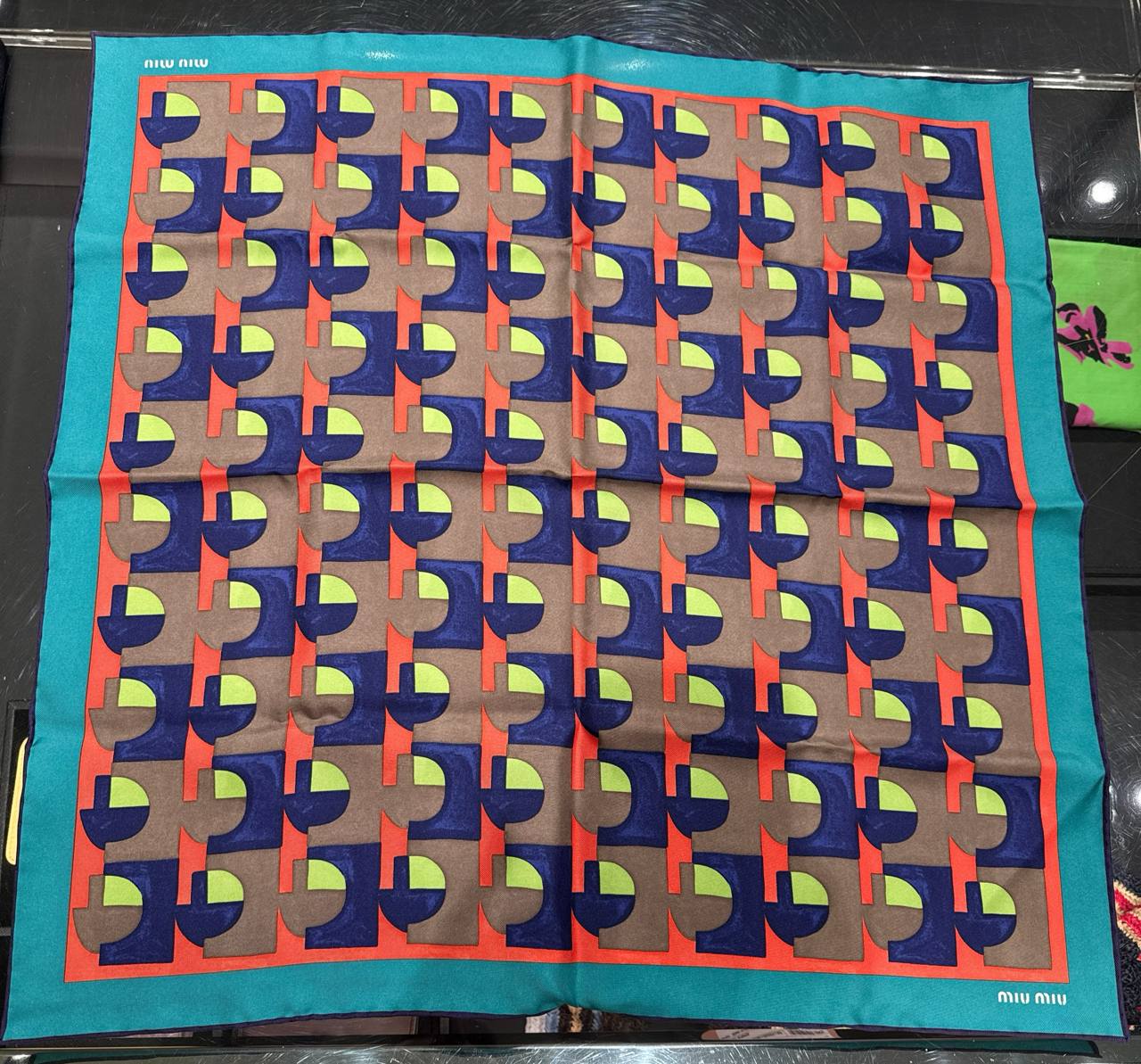 Miu Miu lenco de cetim 550x550mm