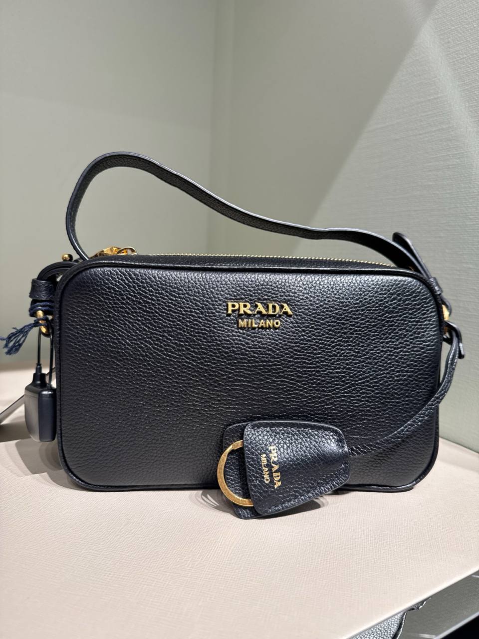 CROSSBODY