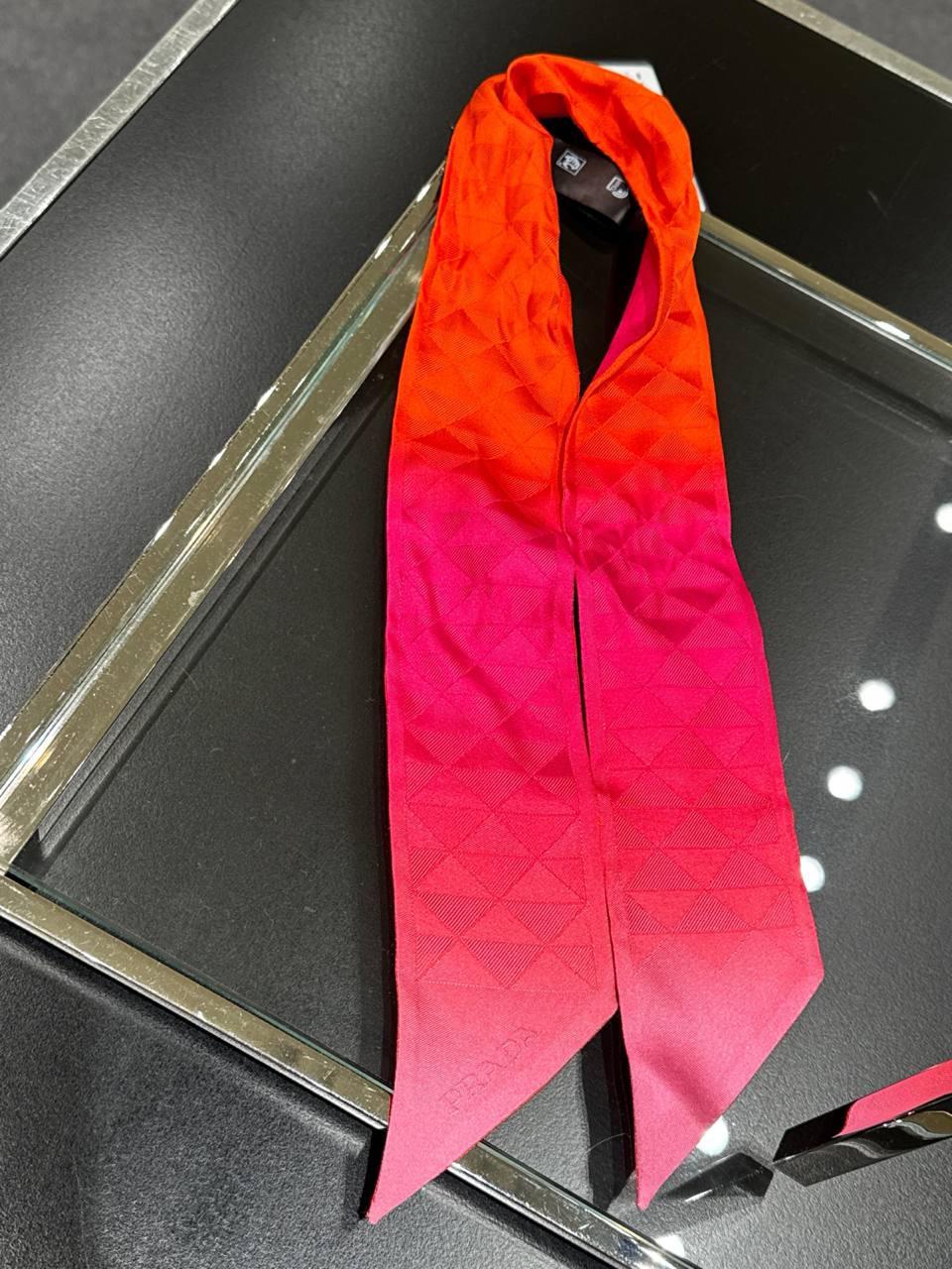 lenco de bolsa 850x60mm Prada