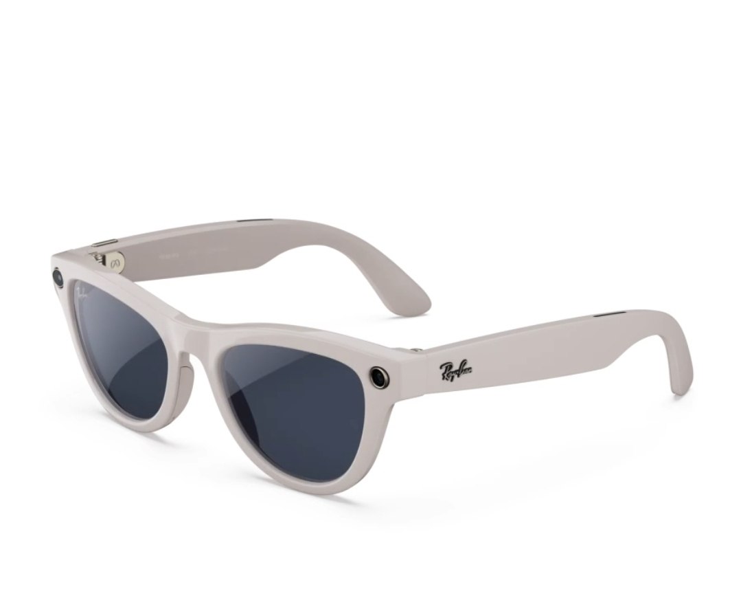 Skyler (Gen 2) - Frame color (Shiny Chalky Grey), Lens color (Clear to Sapphire Transitions)