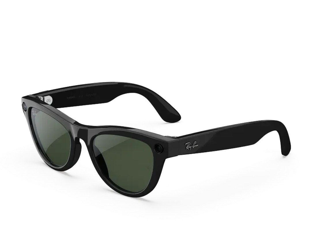 Skyler (Gen 2) - Frame color (Shiny Black), Lens color (Clear to Sapphire Green Transitions)