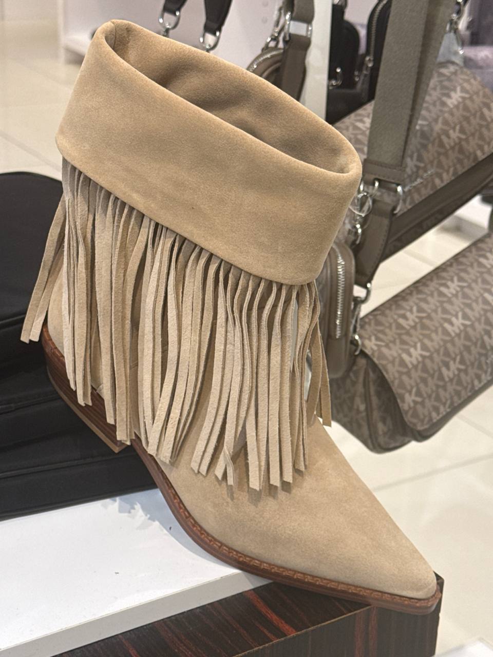 Bota WILLOW