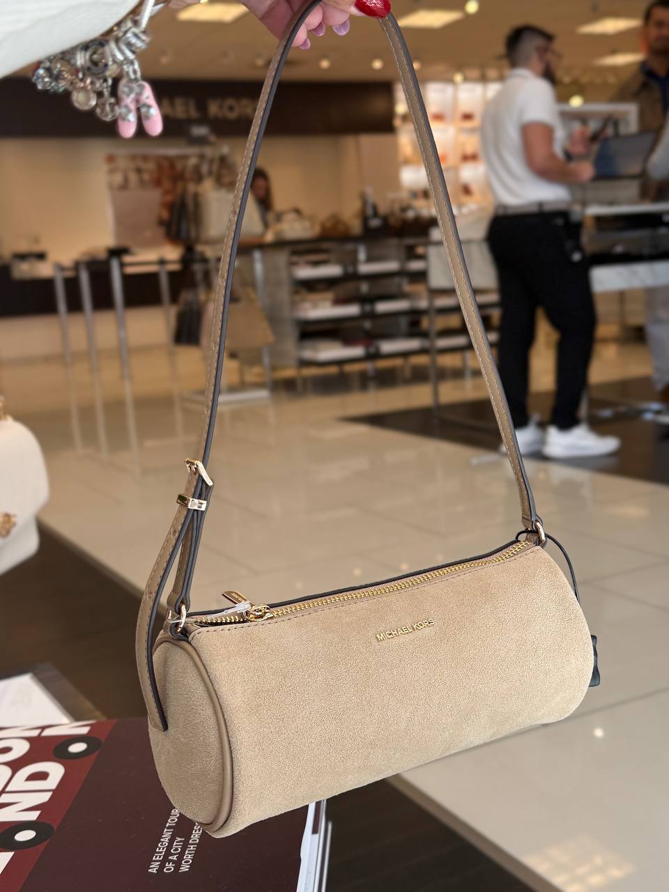 ASHTON SM BARREL POUCHETE