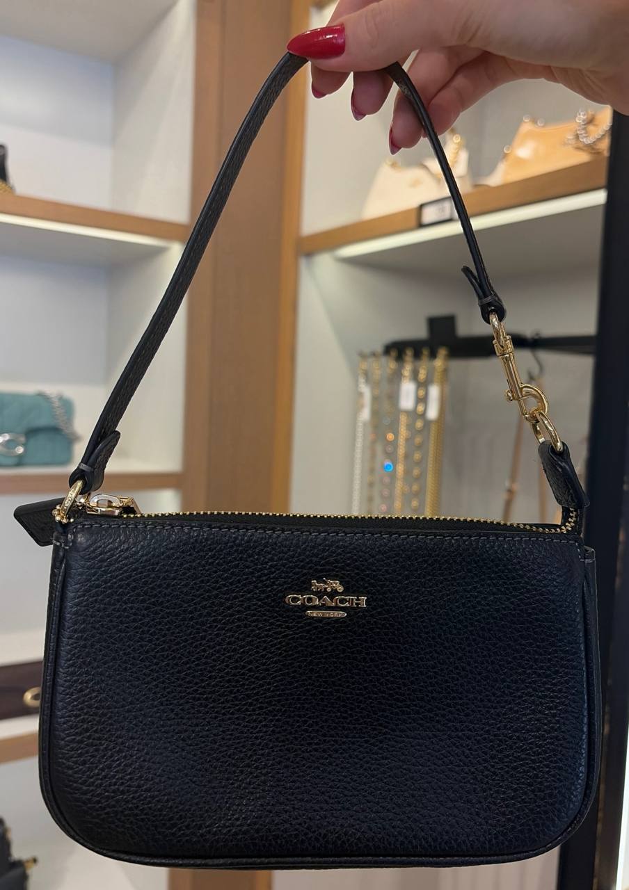 Bolsa com alça curta cabe iPhone pro max