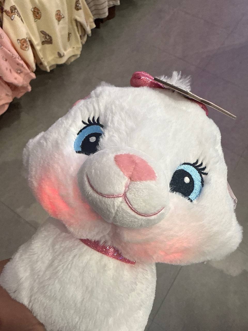 Pelúcia  acende luz